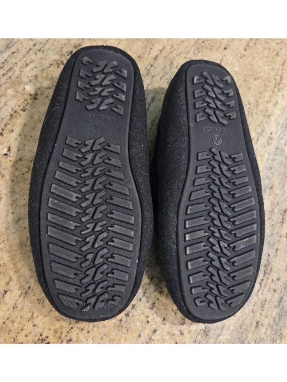 True Religion Moccasins Men's Size L 11/12 Black Red House Slippers Fur Lined